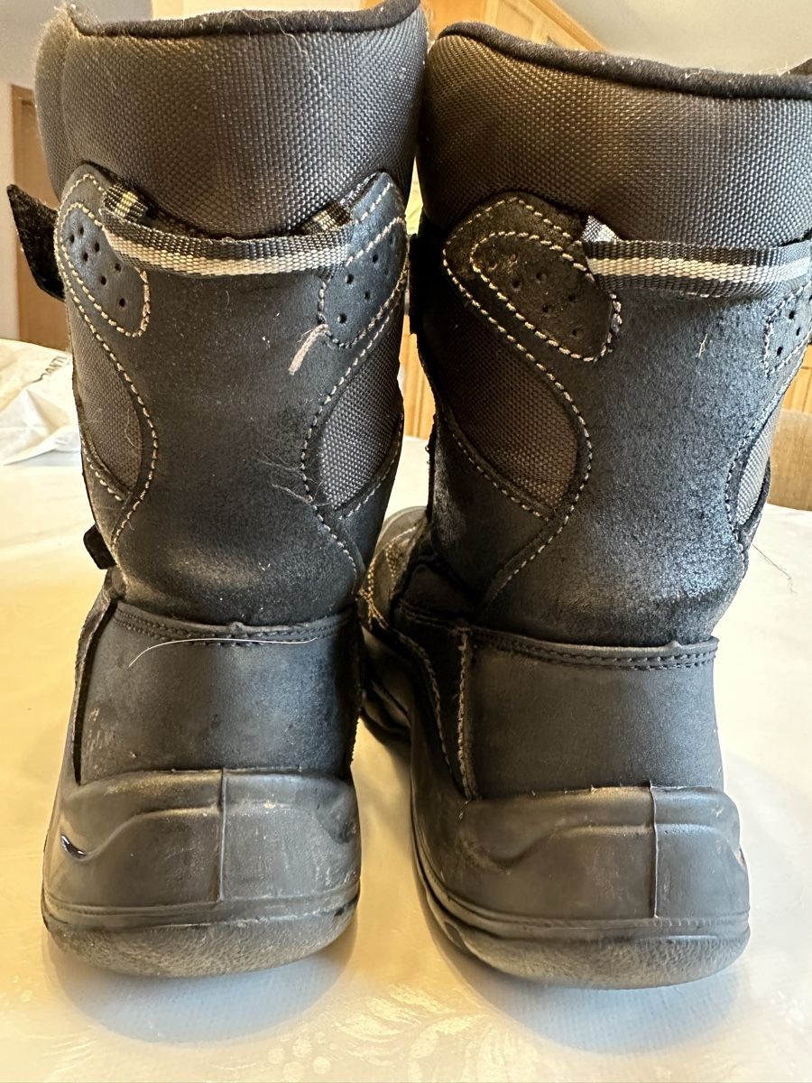 Schuhe für Jungen: Bottes de neige Cortina pointure 36 – Gebraucht aus Marly von Kouli 2