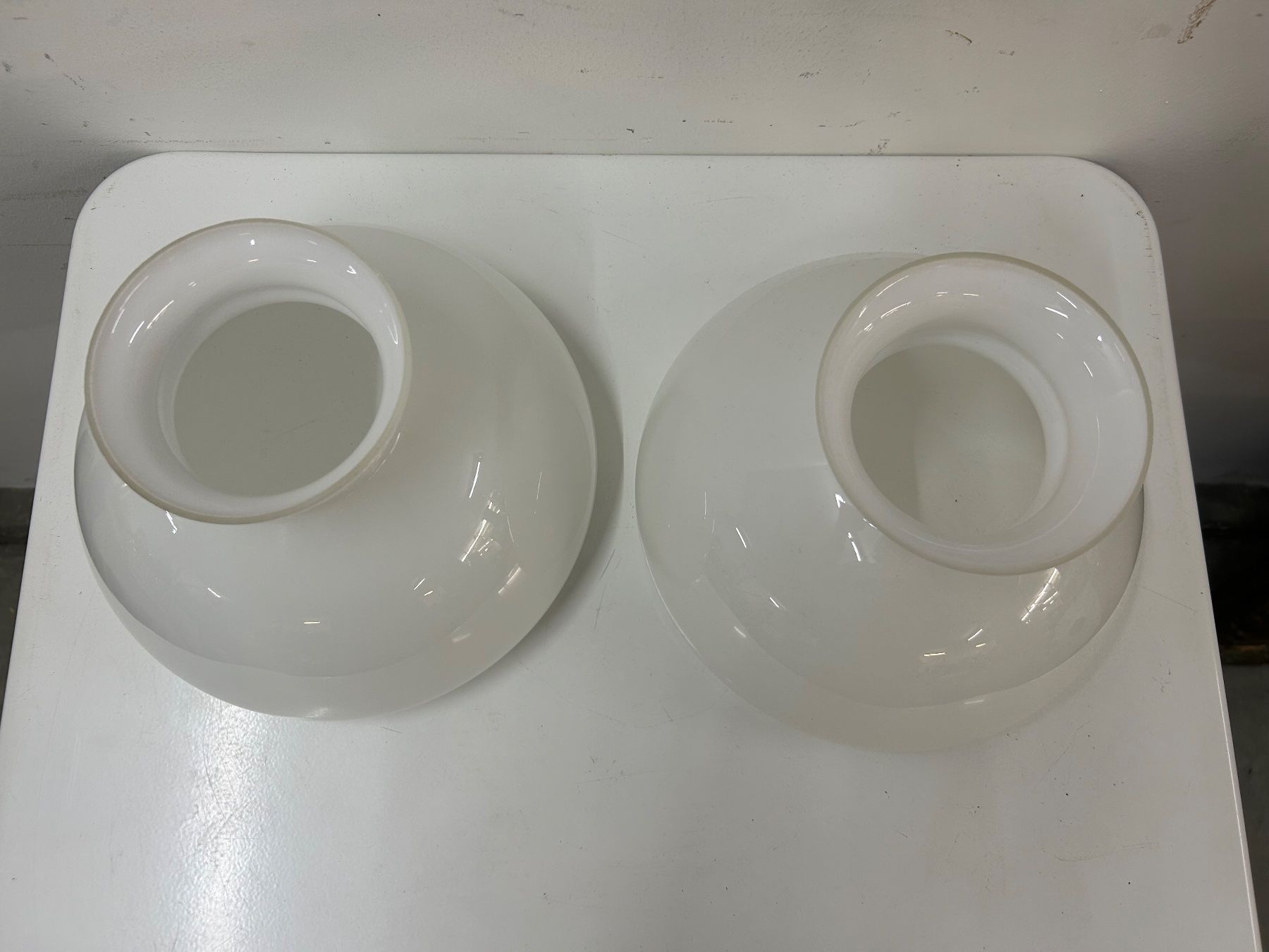 Paralumi: antike Glaslampenschirme / Petrollampe Glas weiss – Usato da Zürich venduto da Levelart 2