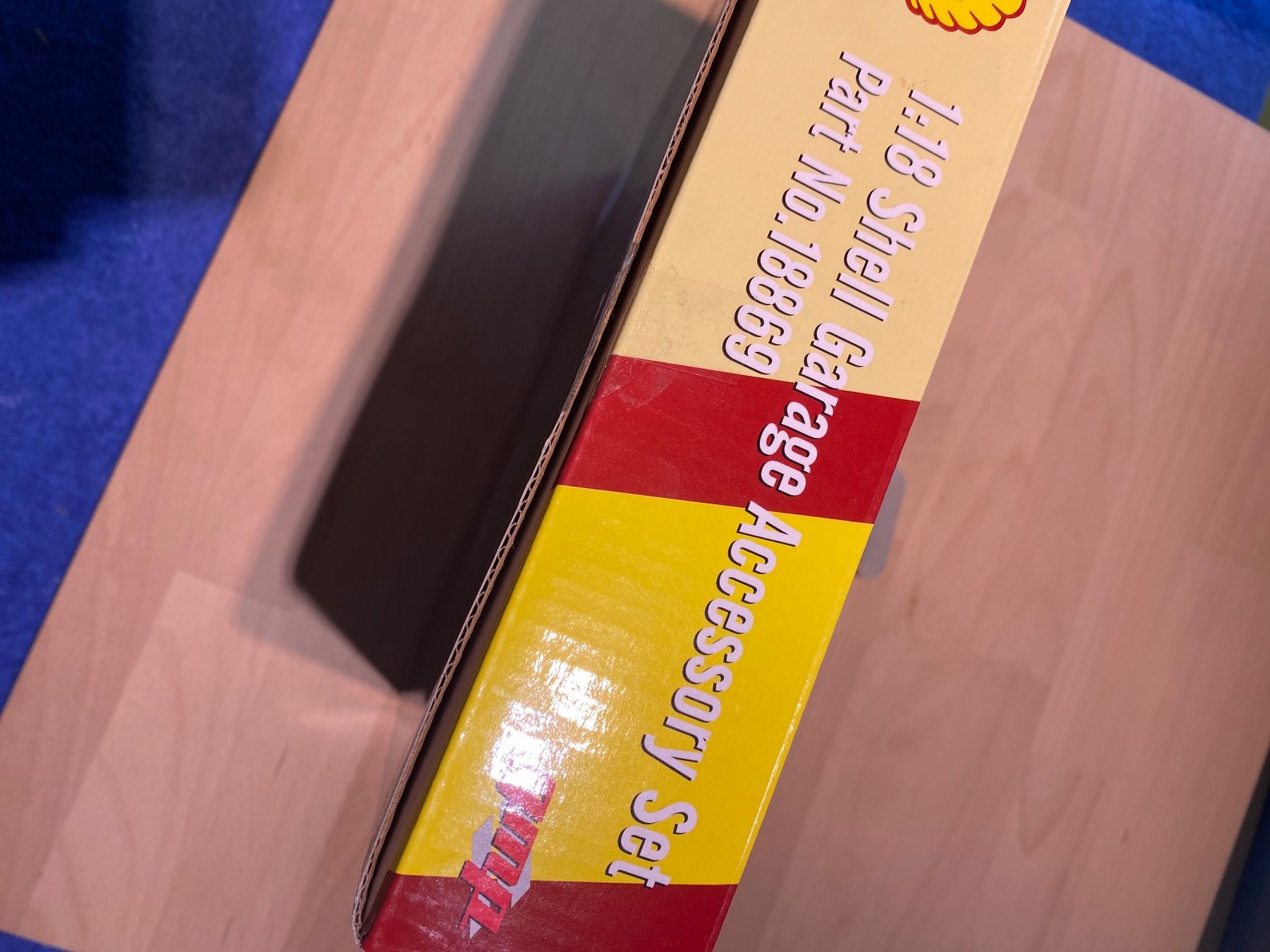 Kit di modellismo & Modellini statici: GMP 1:18 Shell Garage Accessory Set – Nuovo (secondo la descrizione) da Stüsslingen venduto da leo_nzh6 4