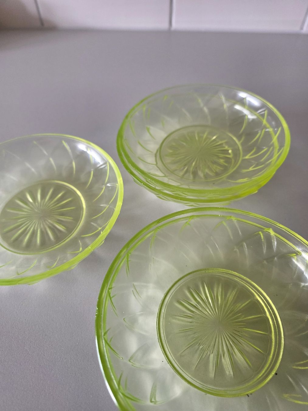 Ciotole: Vintage Uraniumglas Schälchen / Dessertschalen – Usato da Basel venduto da soomer 2