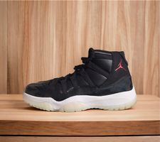 Air Jordan 11 Retro, Noir/Rouge, Taille 45 - Parfait état...