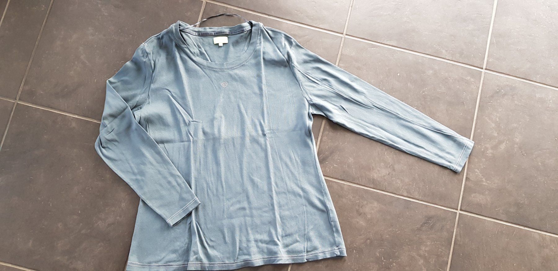Lotti di vestiti: 3 schöne Shirts Grösse 46 / 48 – Usato da WALTERSWIL SO venduto da thb_ybm8 4