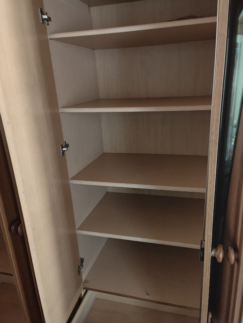 Armoires: Kleiderschrank – D'occasion à Zeihen par cedric460 3