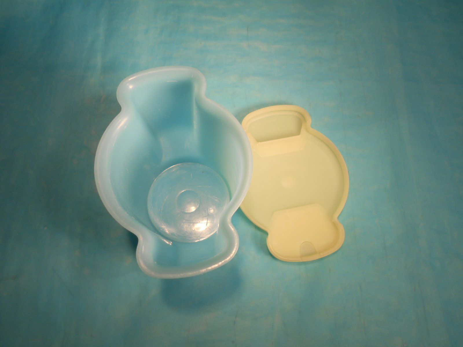 Tupperware Contenitori & Simili: Tupperware Zuckerdose, 1967, blau-gelb – Usato da Bellach venduto da JingleCherry 5