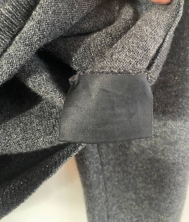 Maglioni & Felpe: Magnifique Pull Prada Cashmere – Usato da Vésenaz venduto da Laura_888 3