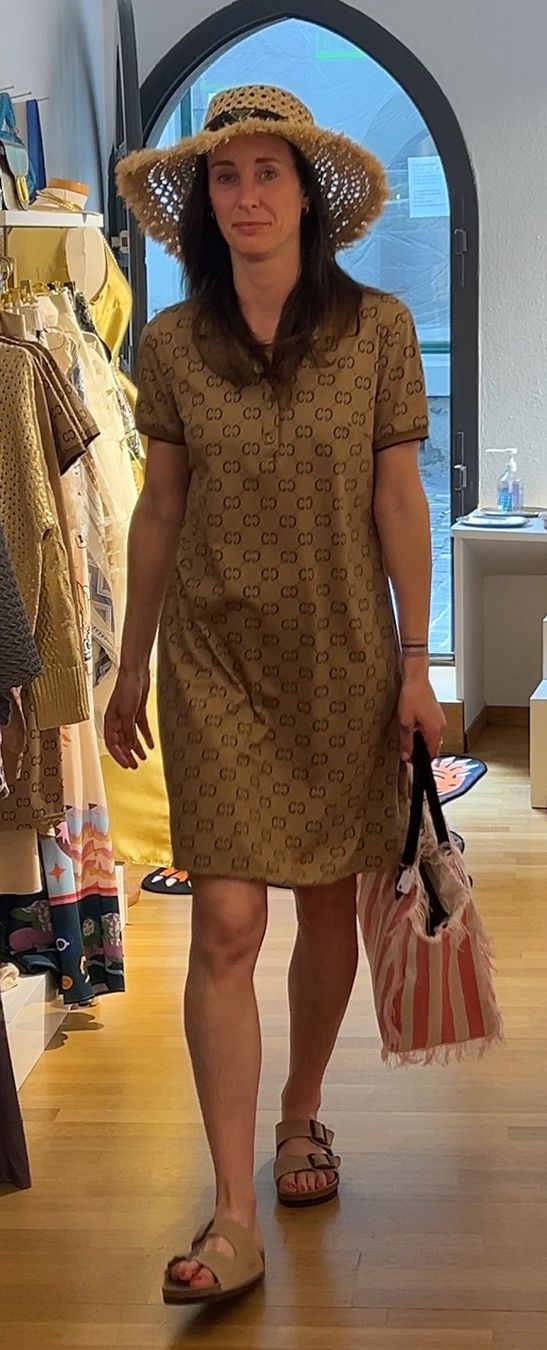 Robes: Trendiges Polokleid – Neuf avec emballage d'origine à Zürich par Naebeli