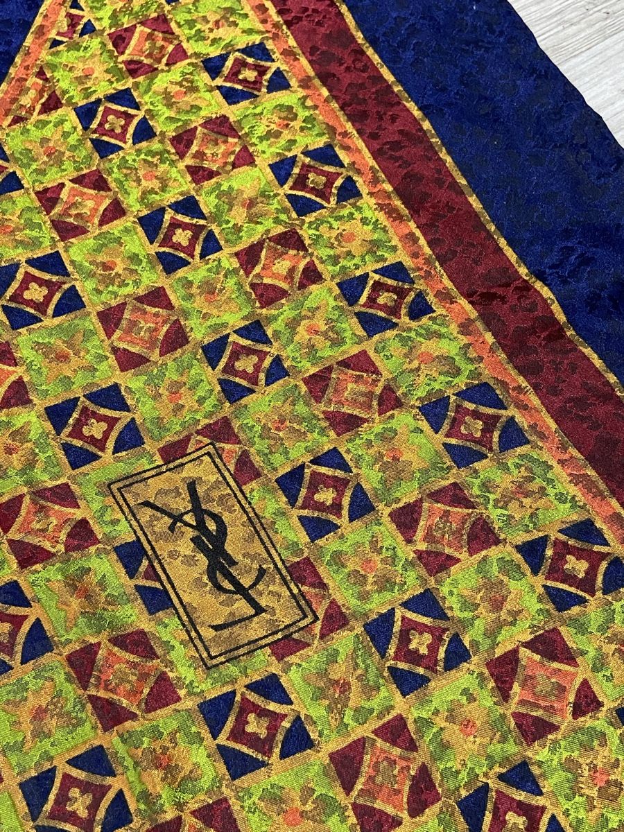 Saint Laurent Foulards, Tücher & Schals: Foulard Yves saint Laurent – Gebraucht aus Montreux von Perledor 5