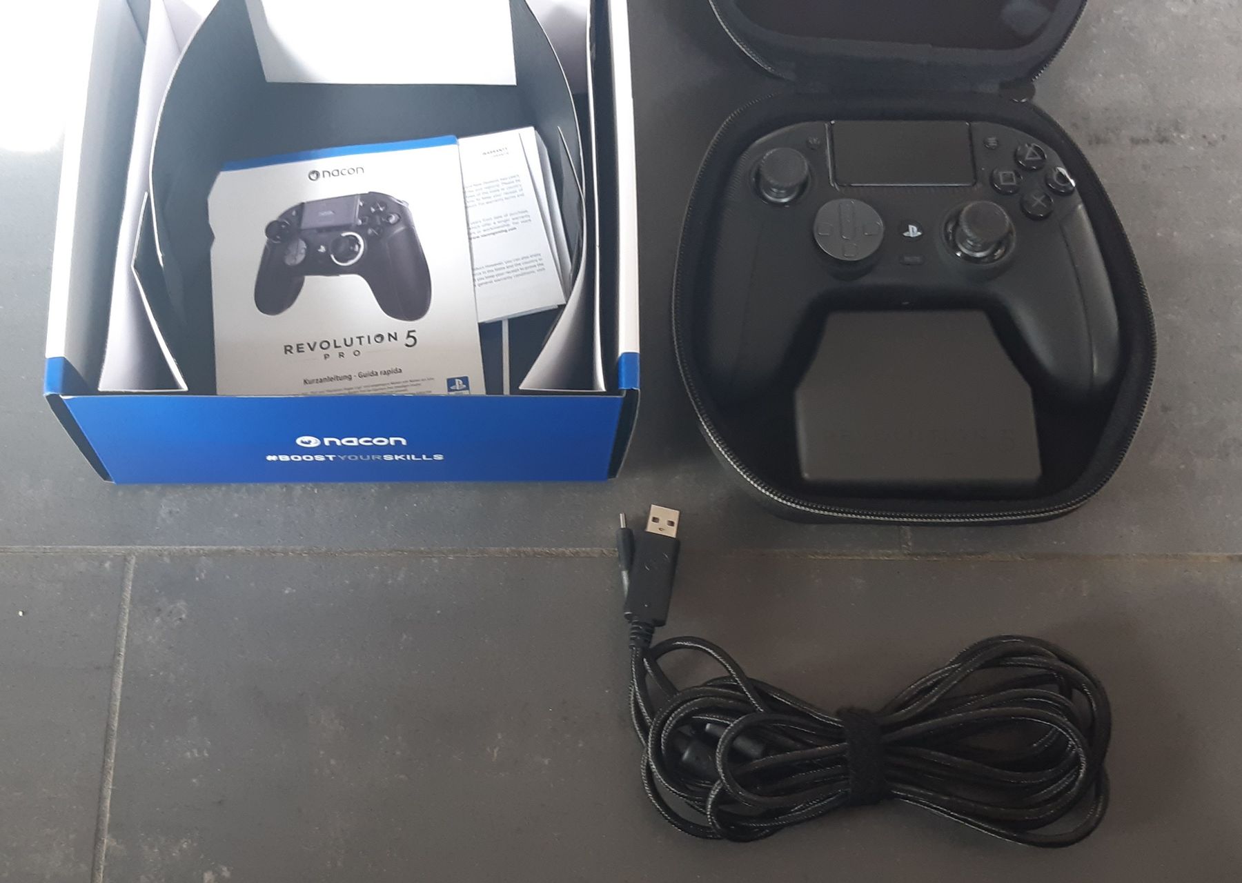 Controller: Revolution 5 pro Controller PS5 – Nuovo (secondo la descrizione) da Richterswil venduto da ADIACE010 6