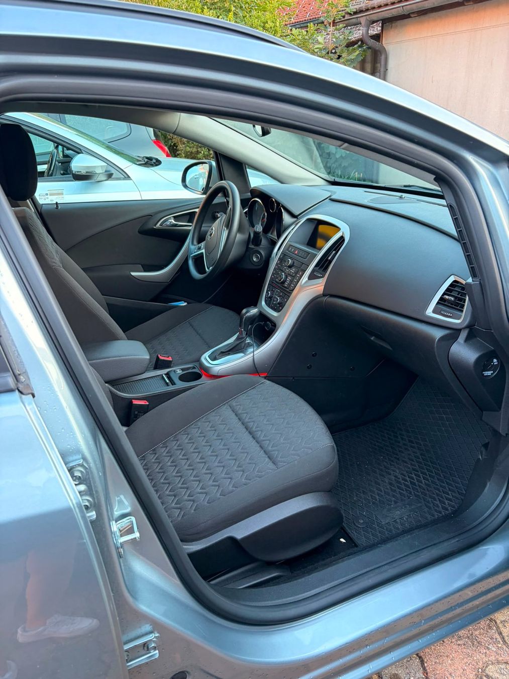 Opel Automobili: Opel Astra J 2.0 Kombi – Usato da Saland venduto da Orselina. 3