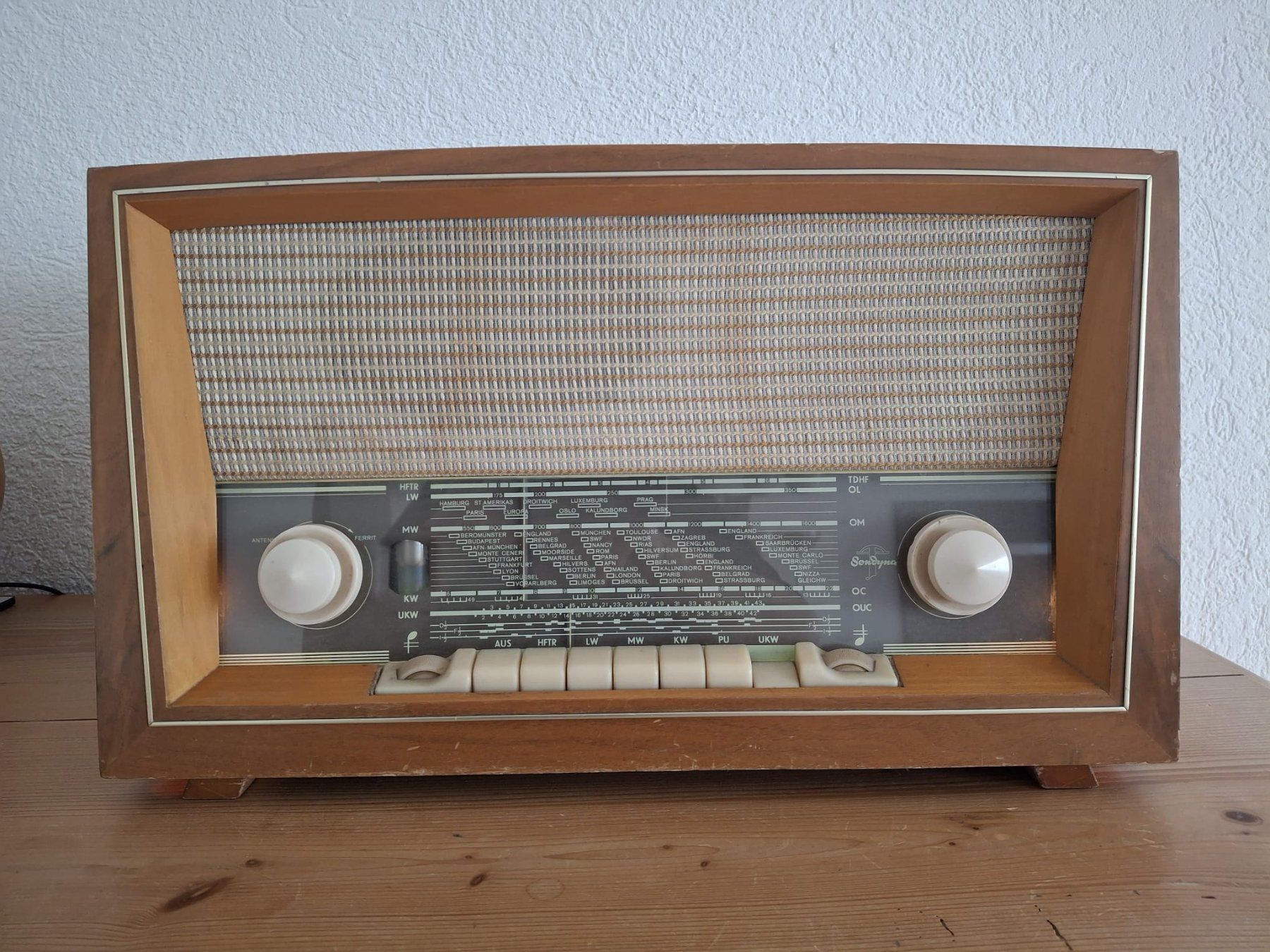 Radios: SONDYNA-Radio Modell E5910 - eine echte Rarität – Gebraucht aus Hombrechtikon von Powerlady66