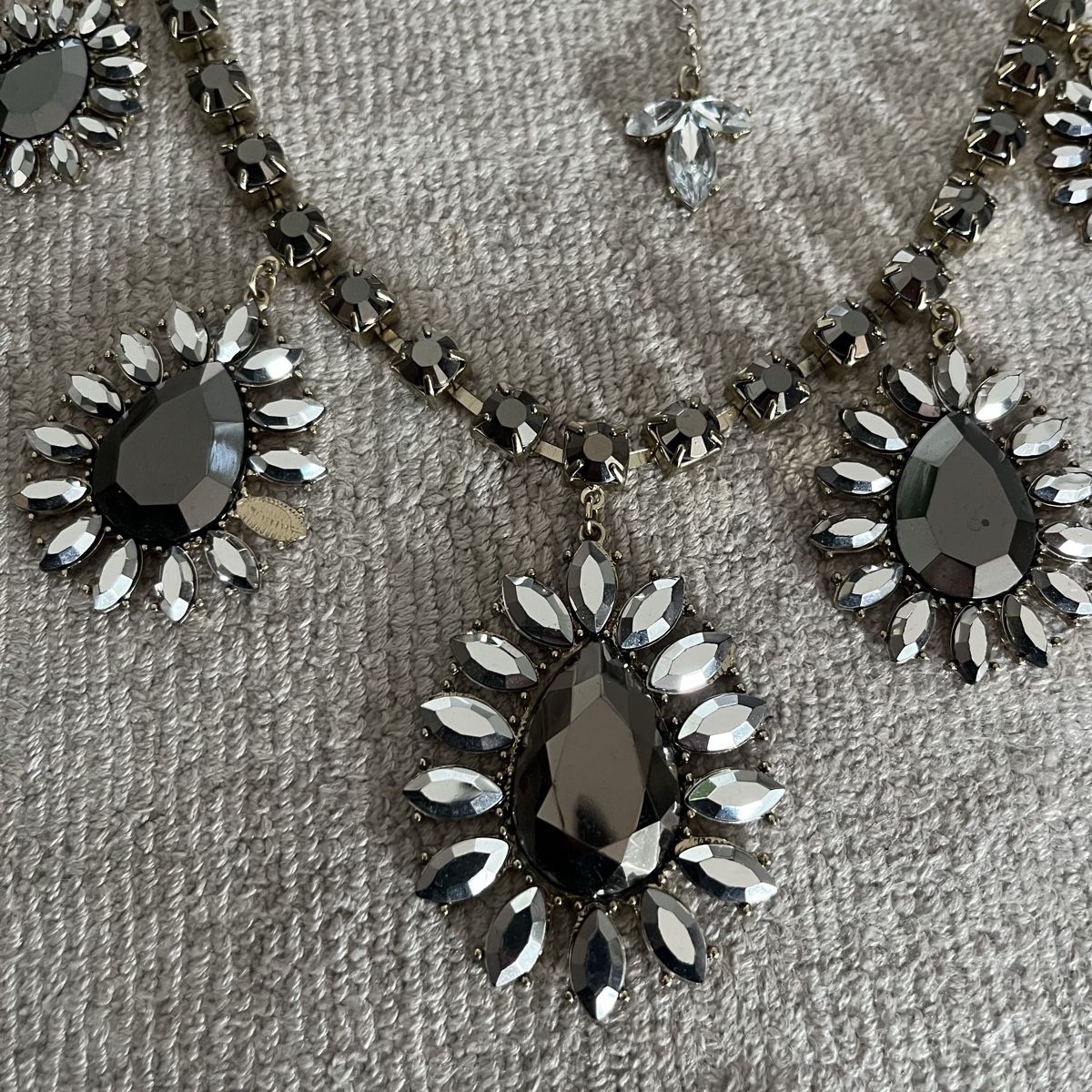 Catenine: Halskette mit Strasssteinen/Modeschmuck – Usato da Zürich venduto da ana.vla 2