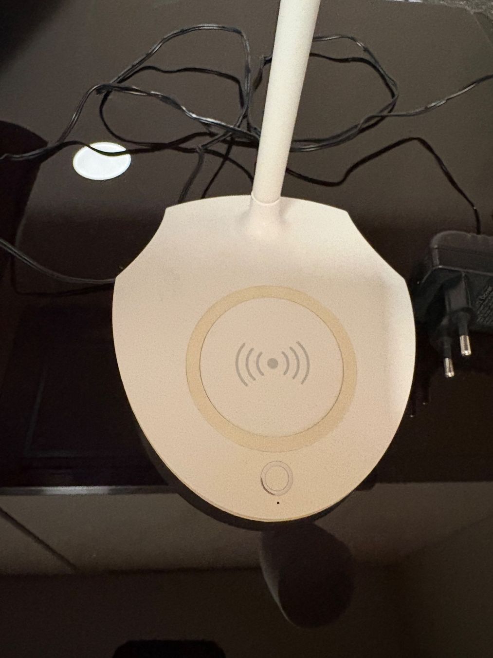 Lampade: LED Schreibtischlampe  mit  Ladefunktion – Usato da Regensdorf venduto da suc_n6vd 1