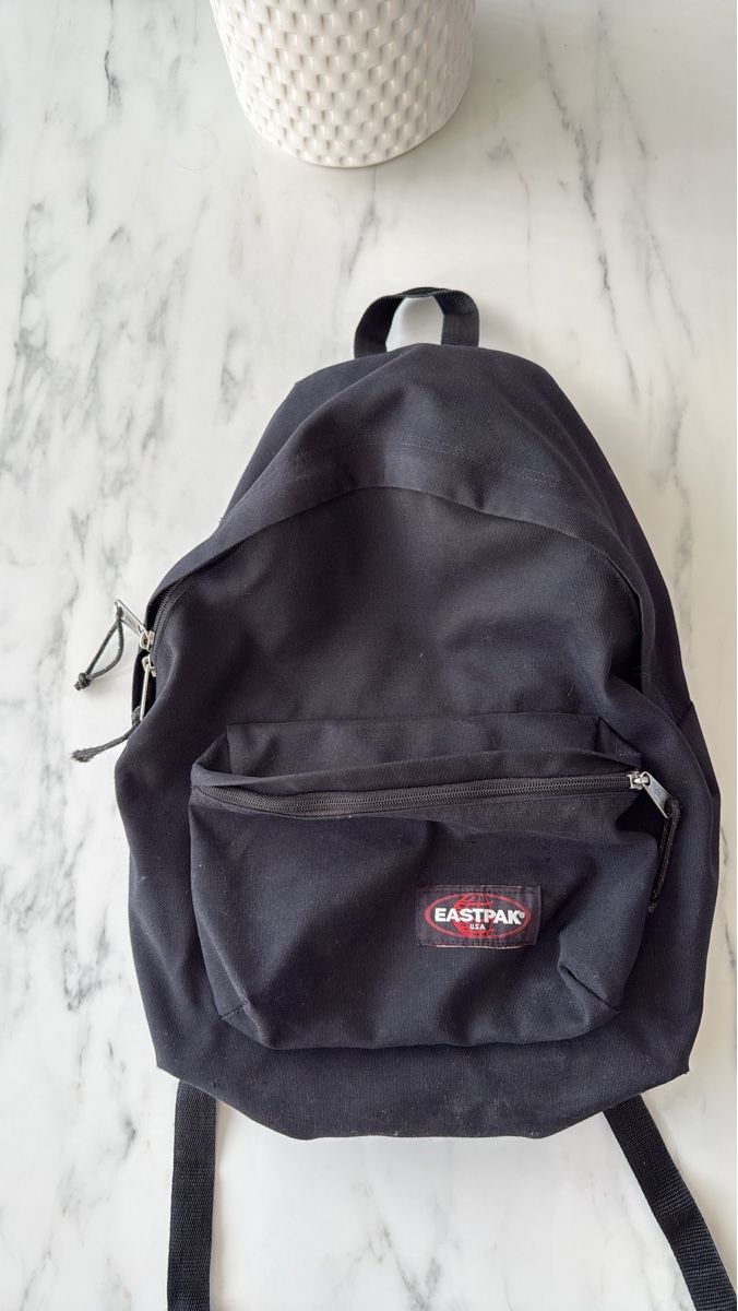 Eastpak Zaini: Sac à dos Eastpak noir  – Usato da Vaux-sur-Morges venduto da GothamCity