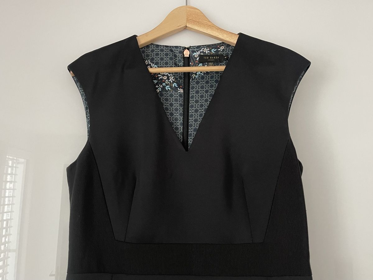 Ted Baker Vestiti: Neues Ted Baker Kleid in Grösse 4 / M, schwarz – Nuovo e nell'imballaggio originale da Zürich venduto da michaela_2024 2