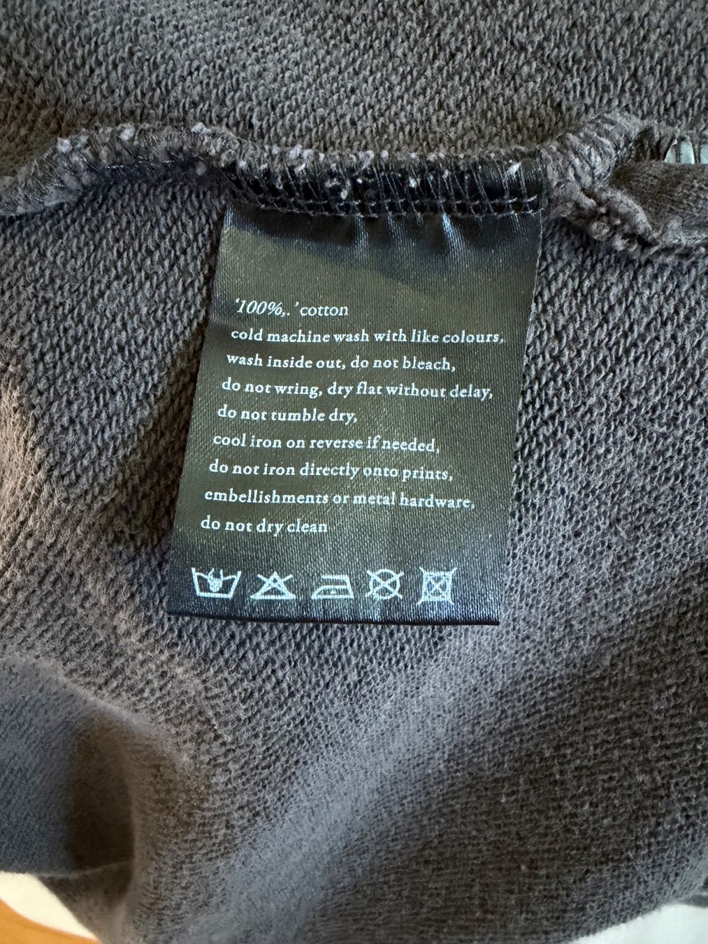 Giacche: KSUBI Hoodie Jacket mit Zip anthrazit Gr. M – Usato da Uitikon Waldegg venduto da Voile 4