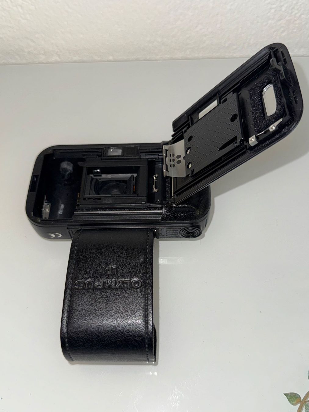 Olympus Fotocamera: Olympus LT-1 Kompaktkamera – Usato da Therwil venduto da Radule 7