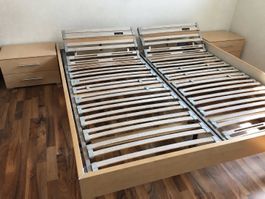 Schlafzimmer-Set: Doppelbett + 2 Nachttische + Kommode