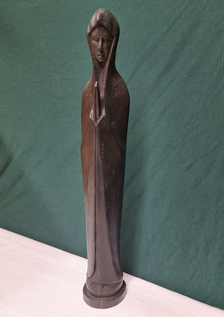 Sculture & Statue: Hohe Madonna Figur aus dunklem Holz, – Usato da Winterthur venduto da Goldpipau
