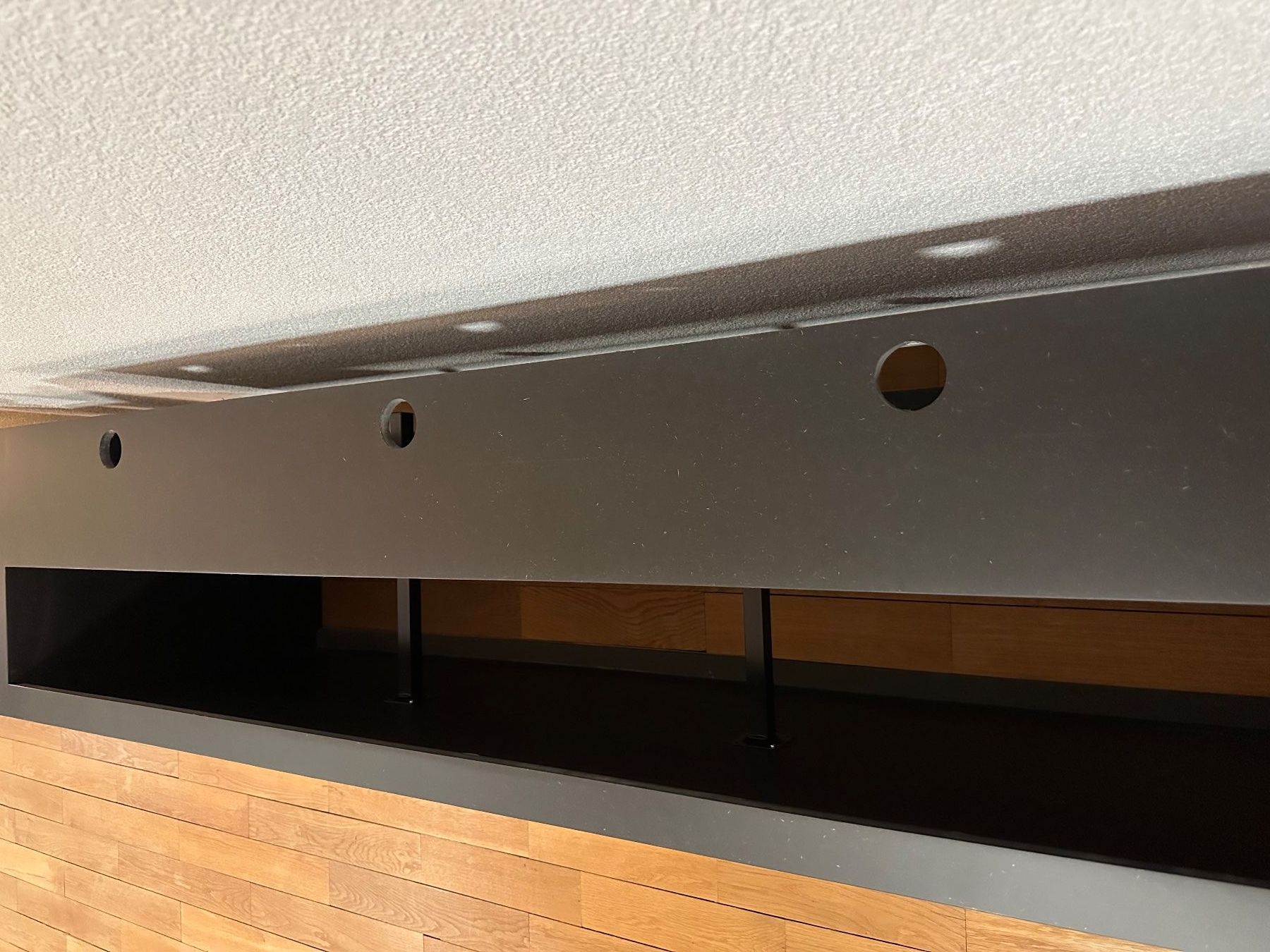 Mobili TV: Cooles Fernsehmöbel von Schreiner – Usato da Winterthur venduto da Kadle7 7