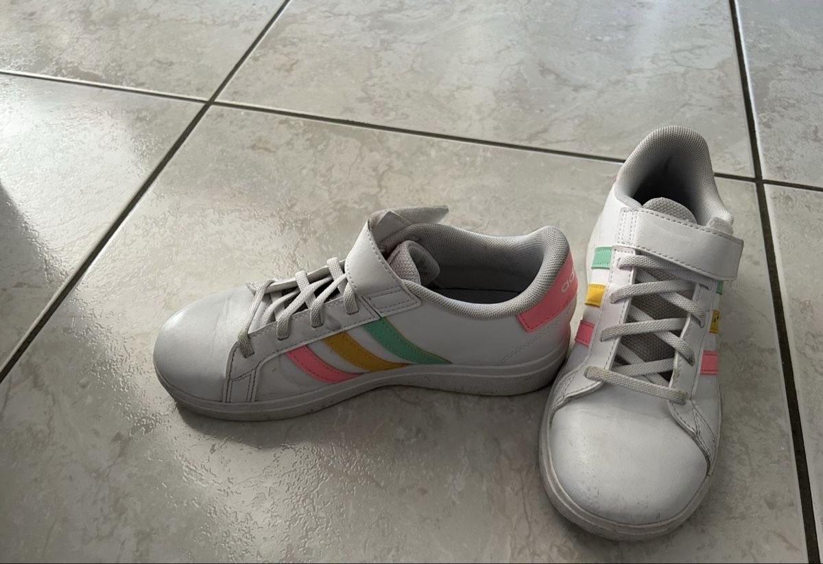 Adidas Scarpe per ragazze: Baskets Adidas 34 – Usato da Moutier venduto da Happyvidedressing 2