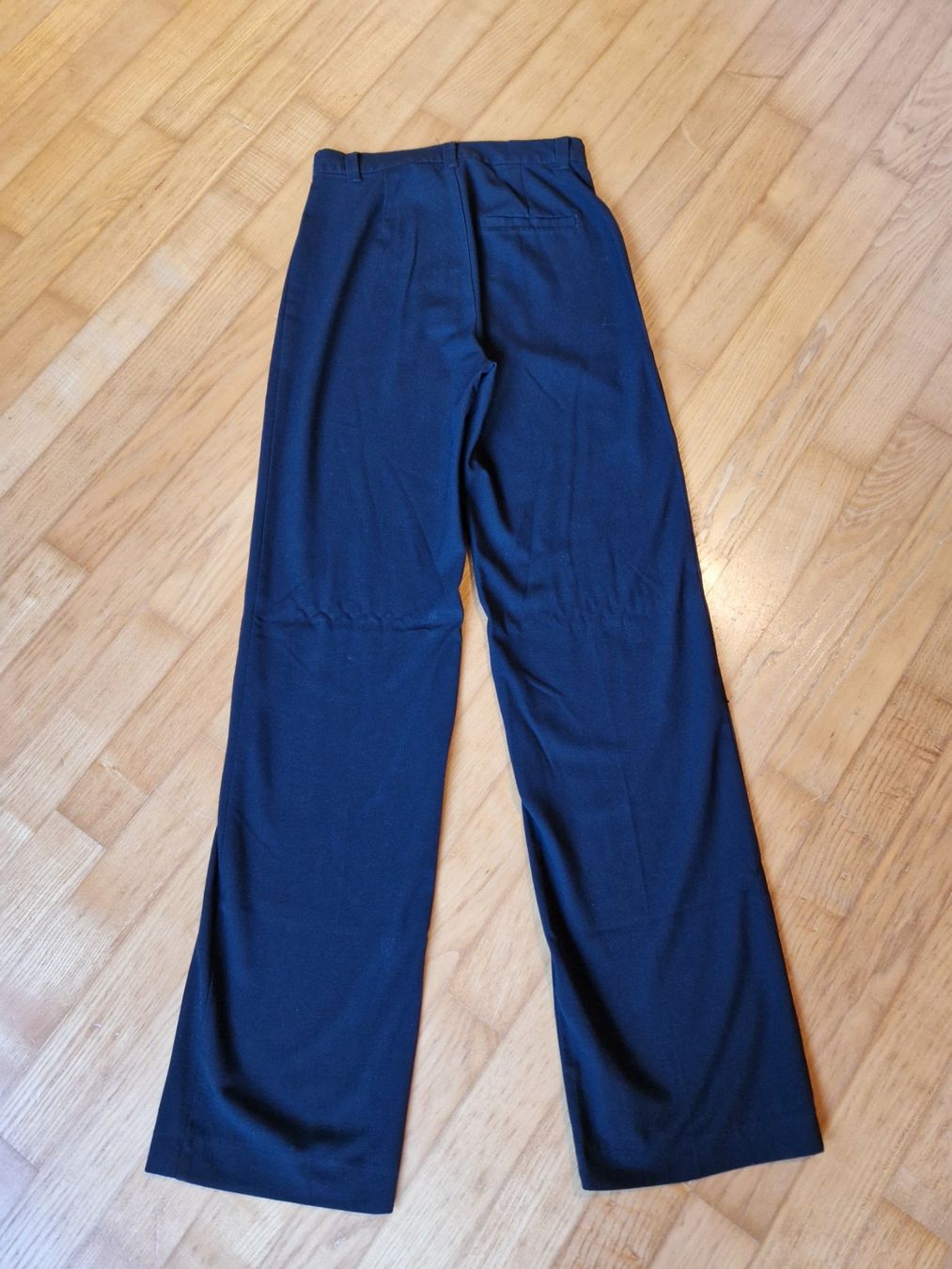 Pull&Bear Pantaloni: schwarze Stoffhose der Marke Pull&Bear in Gr. 34 – Usato da Meierskappel venduto da Funnybean 3