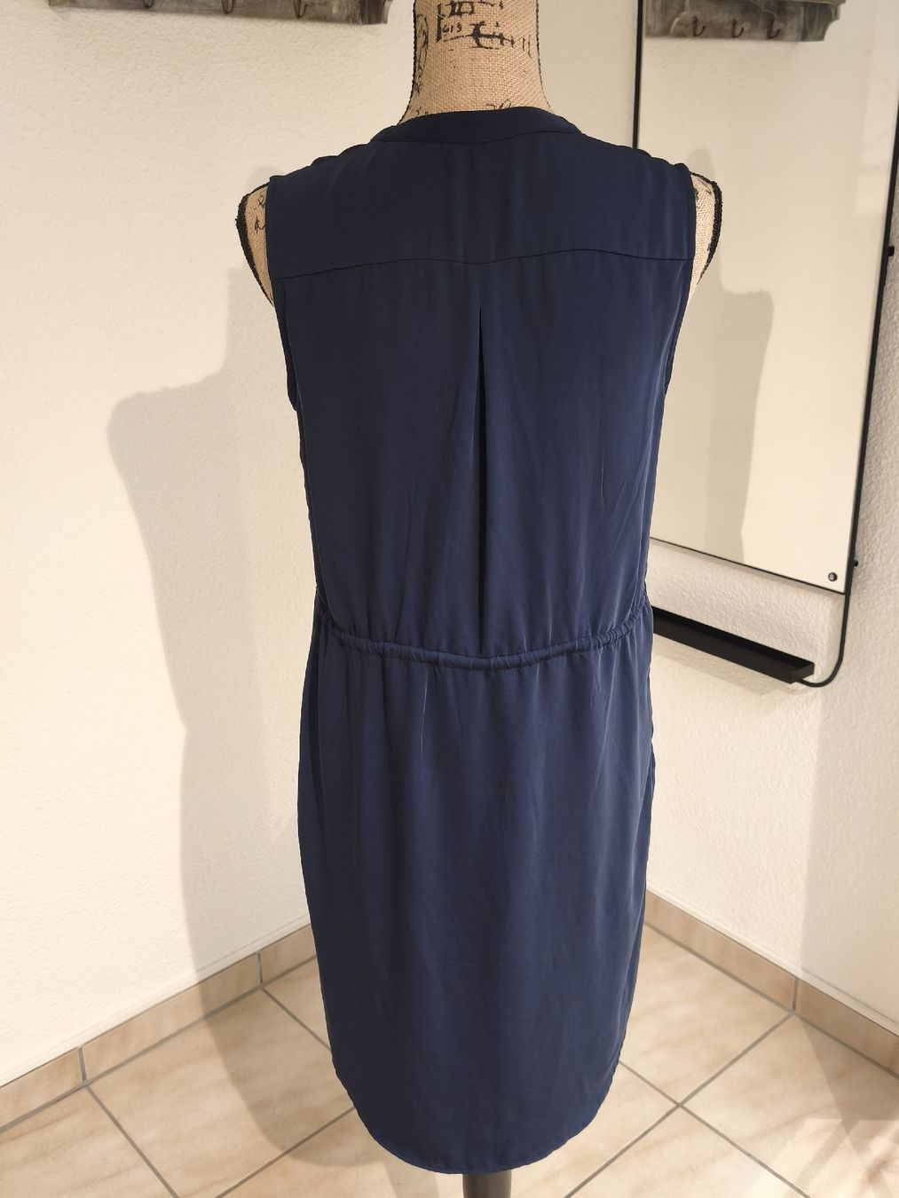 H&M Vestiti: H&M Kleid dunkelblau Grösse 40 – Nuovo (secondo la descrizione) da Emmetten venduto da SecondhandSiska 2