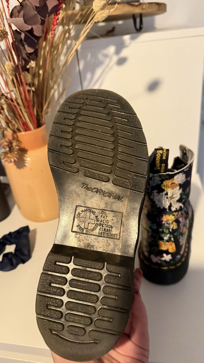 Dr. Martens Herrenschuhe: Dr. Martens Pascal DF Stiefel Blumenmuster Grösse 39 – Gebraucht aus Wetzikon ZH von len_cmz7 3