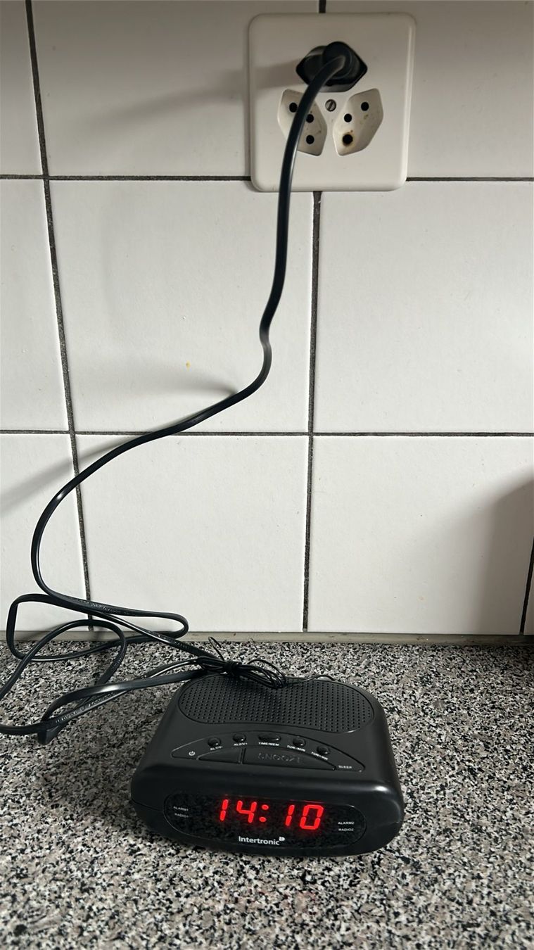 Wecker: Radio sveglia Intertronic – Gebraucht aus Melano von H-Sara