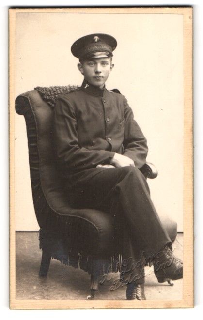 Fotografie & Manifesti: Fotografie Portrait junger Mann der Heil – Usato da Berlin venduto da bartko-reher