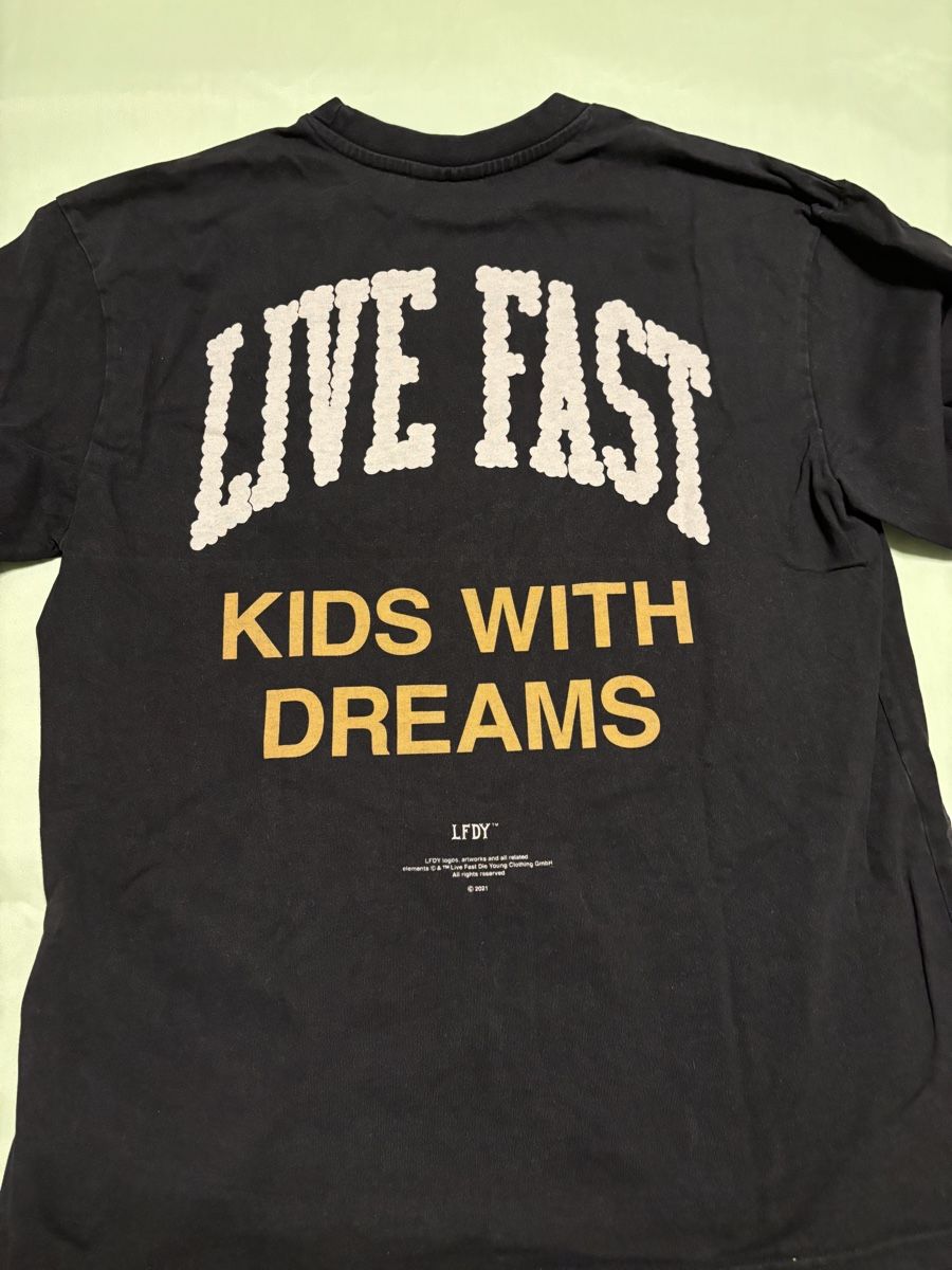 T-shirt: LFDY T-Shirt – Usato da Zürich venduto da Lee_z8vs 2