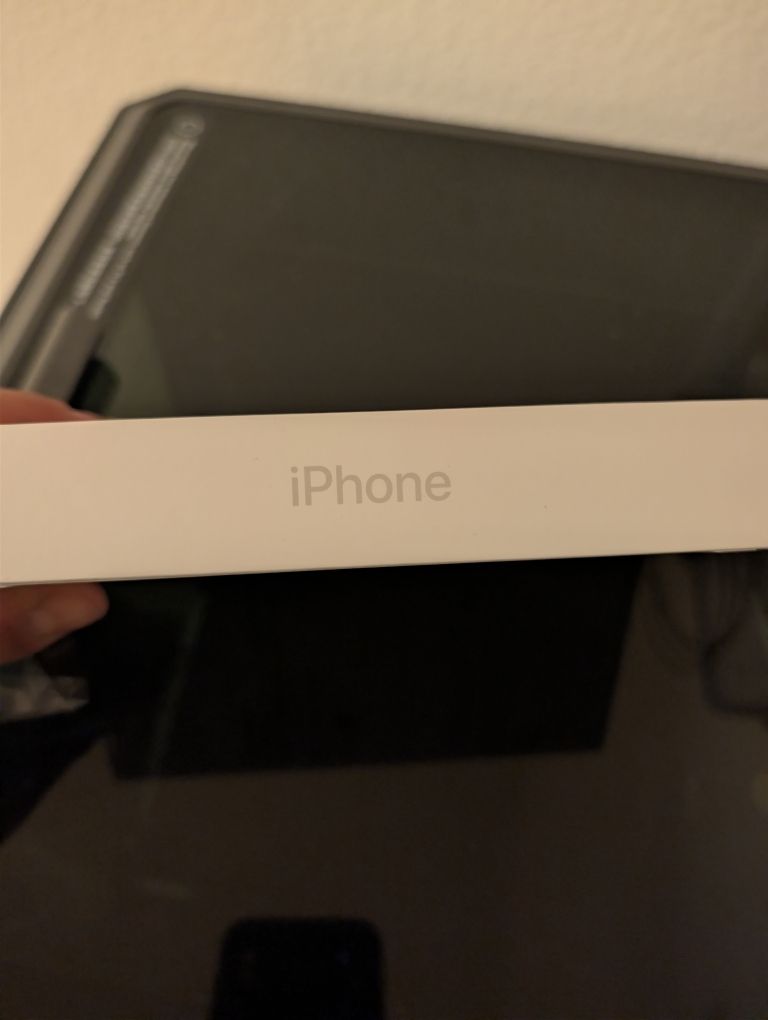 Apple Handys / Smartphones: Apple iPhone 18 Pro Max 256GB Silver Neu – Neu und originalverpackt aus Olten von kha_9n8w 2