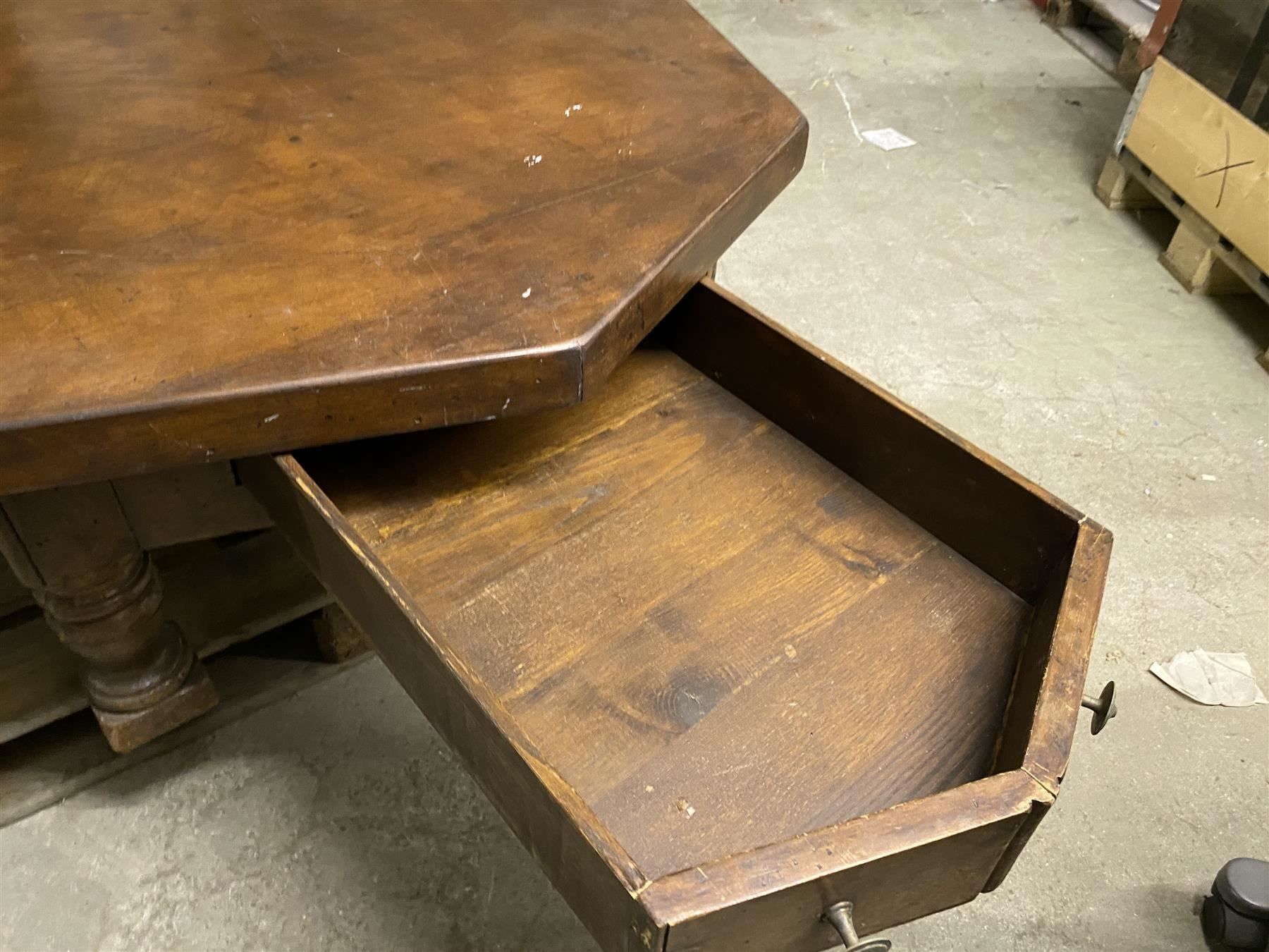 Tavoli: alter massivholz Couch-Tisch Schublade – Usato da Necker venduto da liq24 7