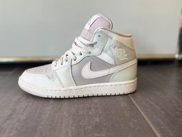 Nike Air Jordan 1 Mid Sneaker grau weiss guter Zustand