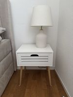 2 Nachttische weiss mit Schublade Holzbeine guter Zustand