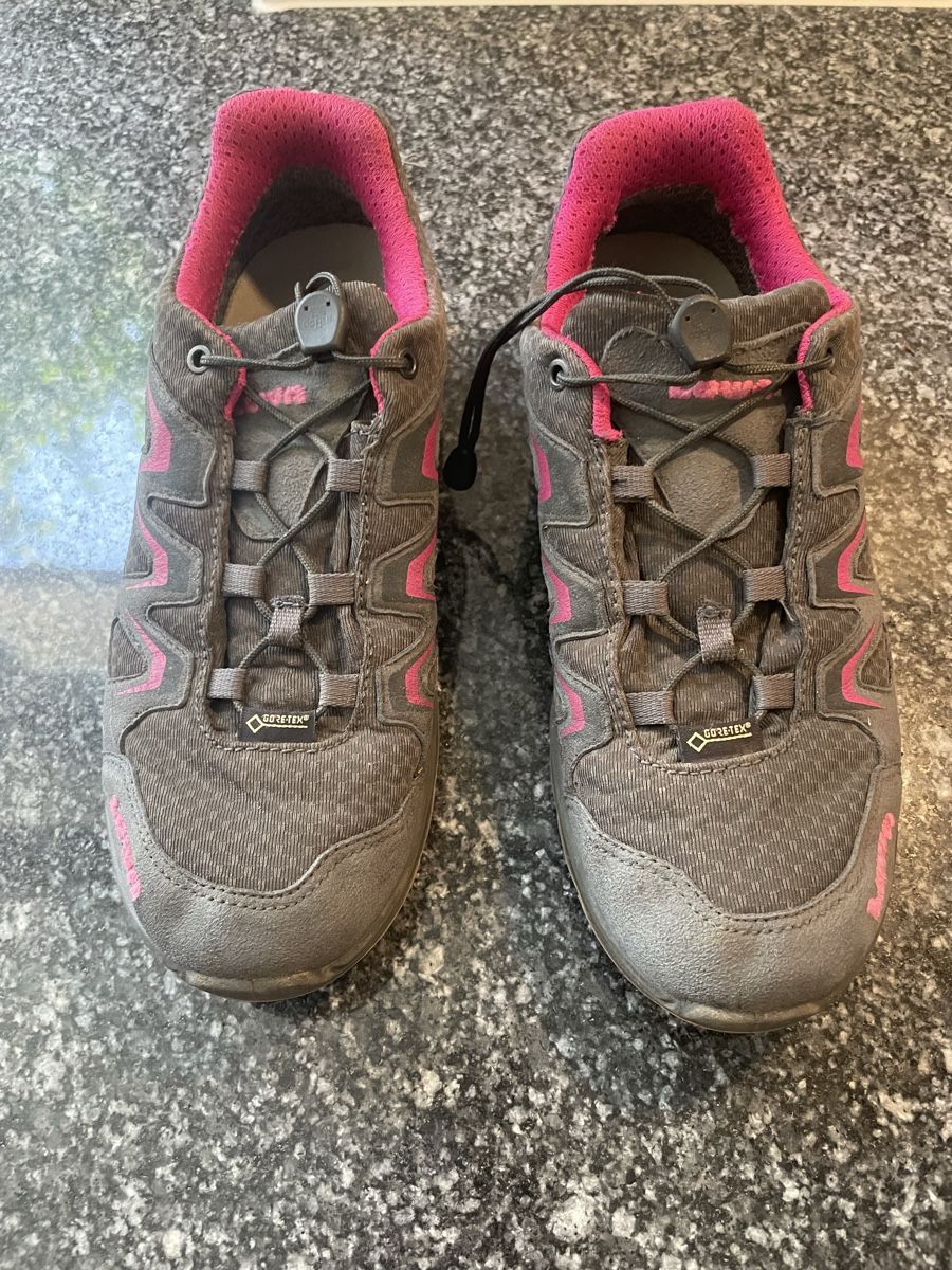 Lowa Schuhe für Mädchen: Lowa Innox Evo Junior Wanderschuhe gr. 37 – Gebraucht aus Recherswil von grafics 1