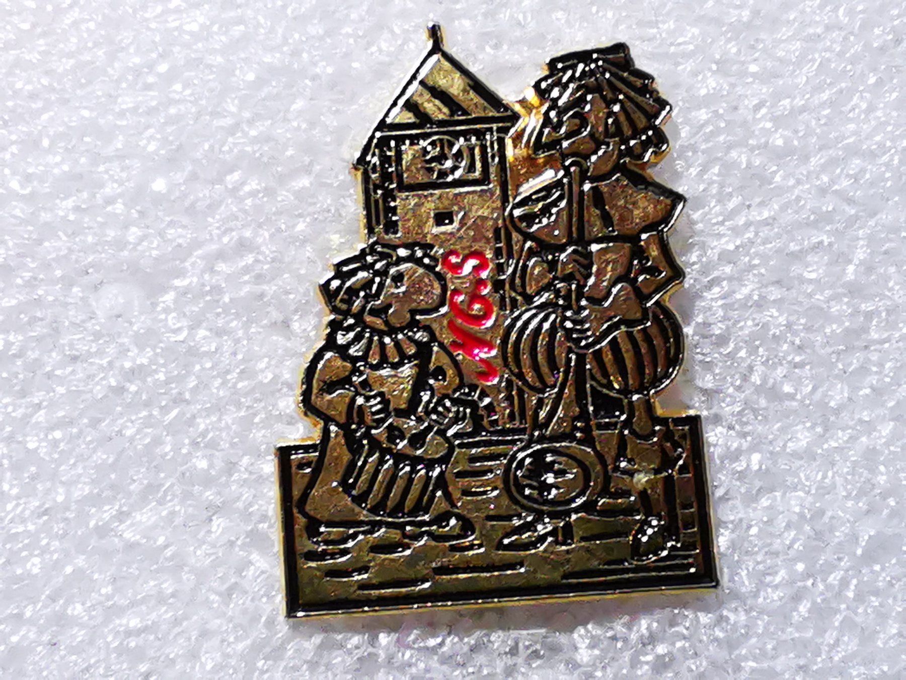 Placchette & Badge: Ansteckpin 43: NG's – Usato da Oppligen venduto da Pin-Fall-Shop