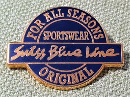 O857 - Pin Swiss Blue Line / Sportswear Original Logo