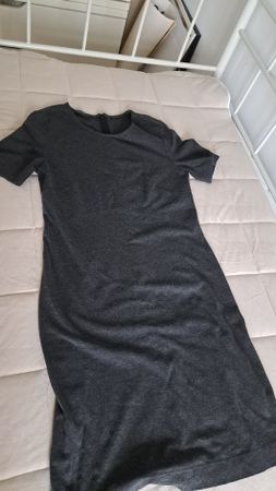 Robe Esprit grise manches courtes taille M