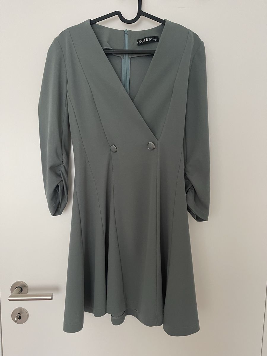 Kleider: Schönes Kleid, Grösse S – Neu (gemäss Beschreibung) aus Stallikon von oez6e