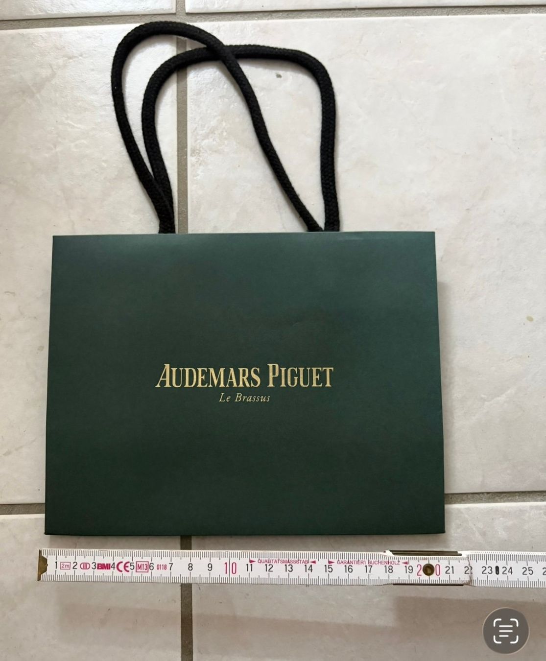 Audemars Piguet Orologi: 2 Audemars Piguet Boxen plus 4 Papiertaschen – Usato da Etoy venduto da Diadefin 4