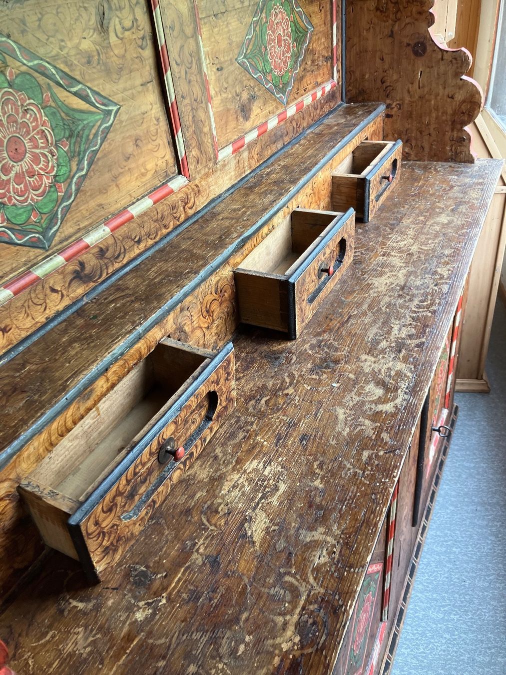 Credenze: Antikes Buffet 1745 – Usato da Erlenbach im Simmental! venduto da Simmentaler-Perlen 5