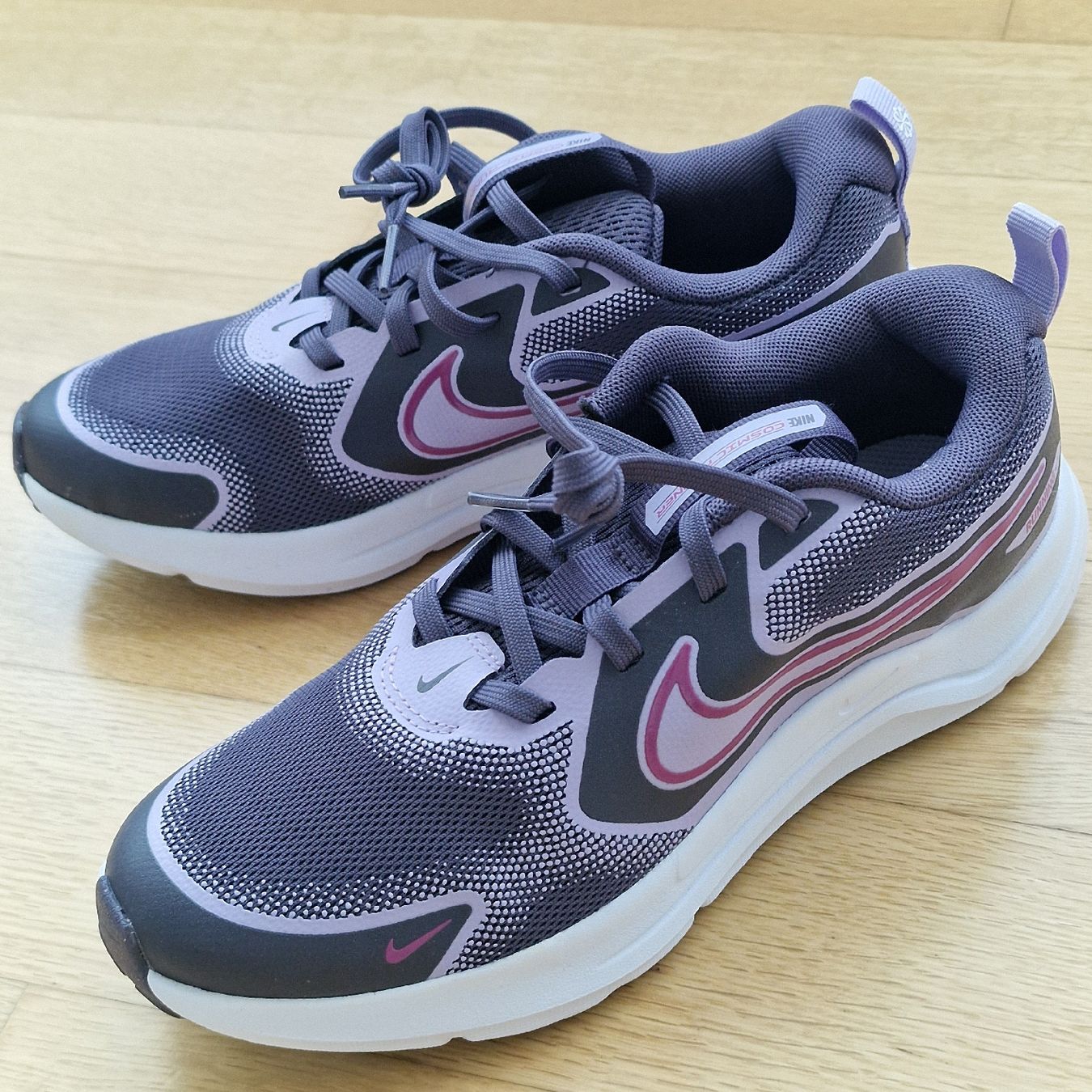 Nike Scarpe per ragazze: NIKE - Cosmic Runner, Neu Gr. 36 – Nuovo e nell'imballaggio originale da Zürich venduto da tyrese2007 2