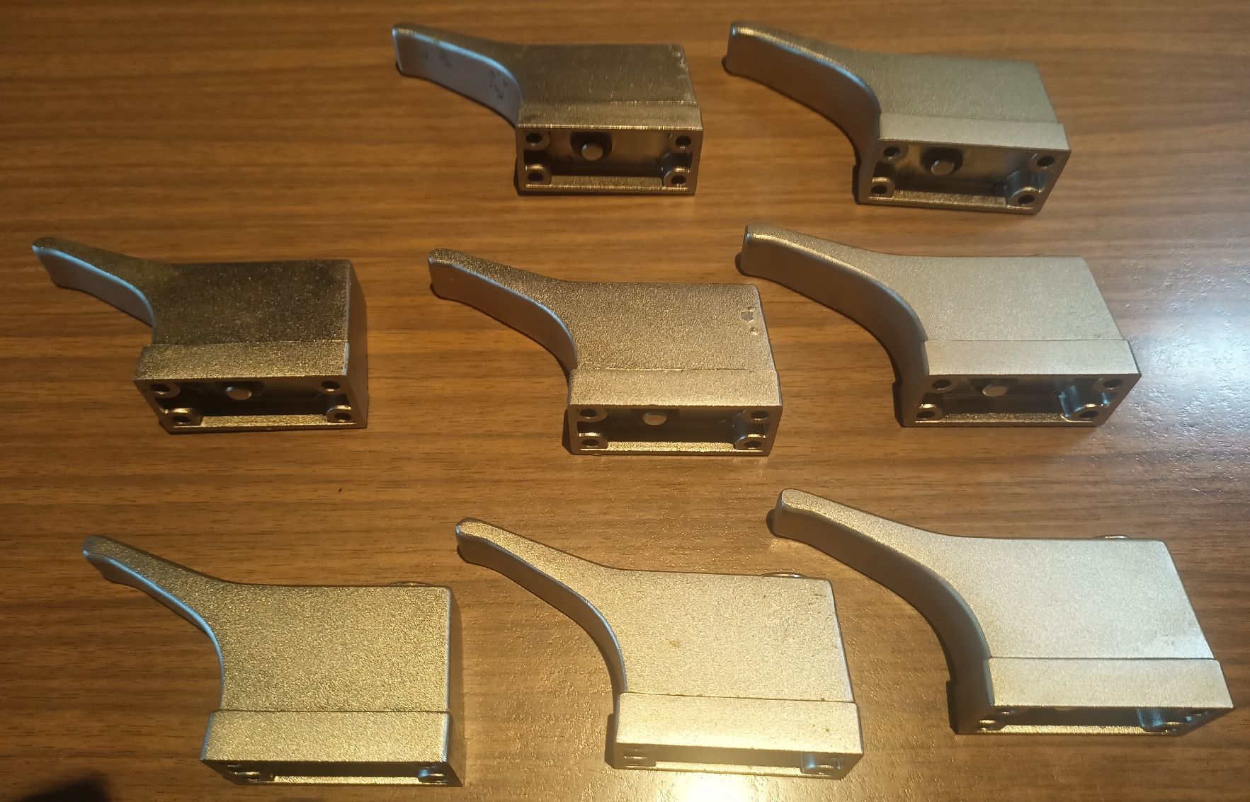 Mega Ferramenta: Lot de 8 sécurités de fenêtres de marque Mega – Usato da Bonnefontaine venduto da deco-style 2