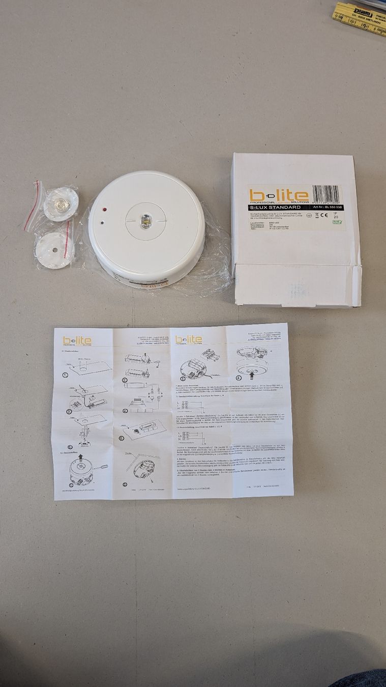 Lampade: Sicherheitsleuchte / Notleuchte AP – Nuovo e nell'imballaggio originale da Volketswil venduto da mar_c5pv