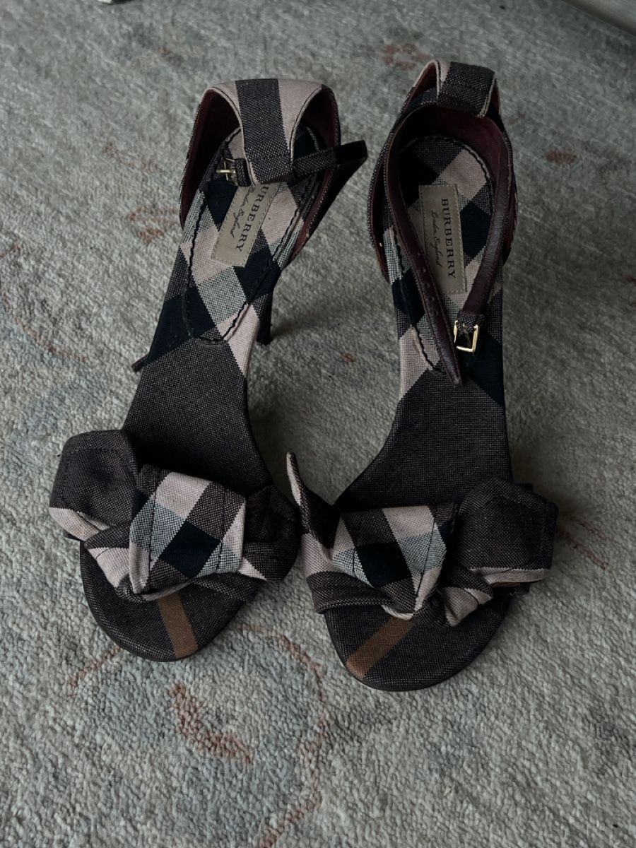 Burberry Scarpe da donna:     High Heels – Usato da Adliswil venduto da adl_n8fc 1
