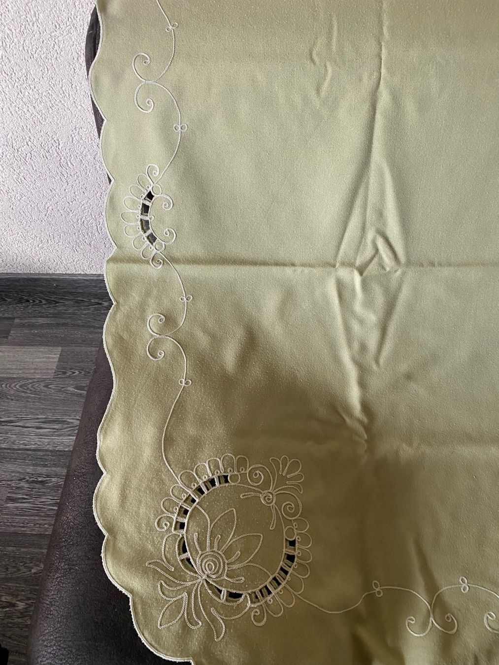Sonstige Tischwäsche: Tischdecke  ca 226 x 160 cm. olive-kaki – Gebraucht aus Allenwinden von Obalu 4