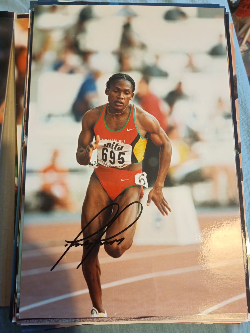 Autografi: Maria Mutola - 20x30 cm - Leichtathlet – Usato da Menziken venduto da Artographs