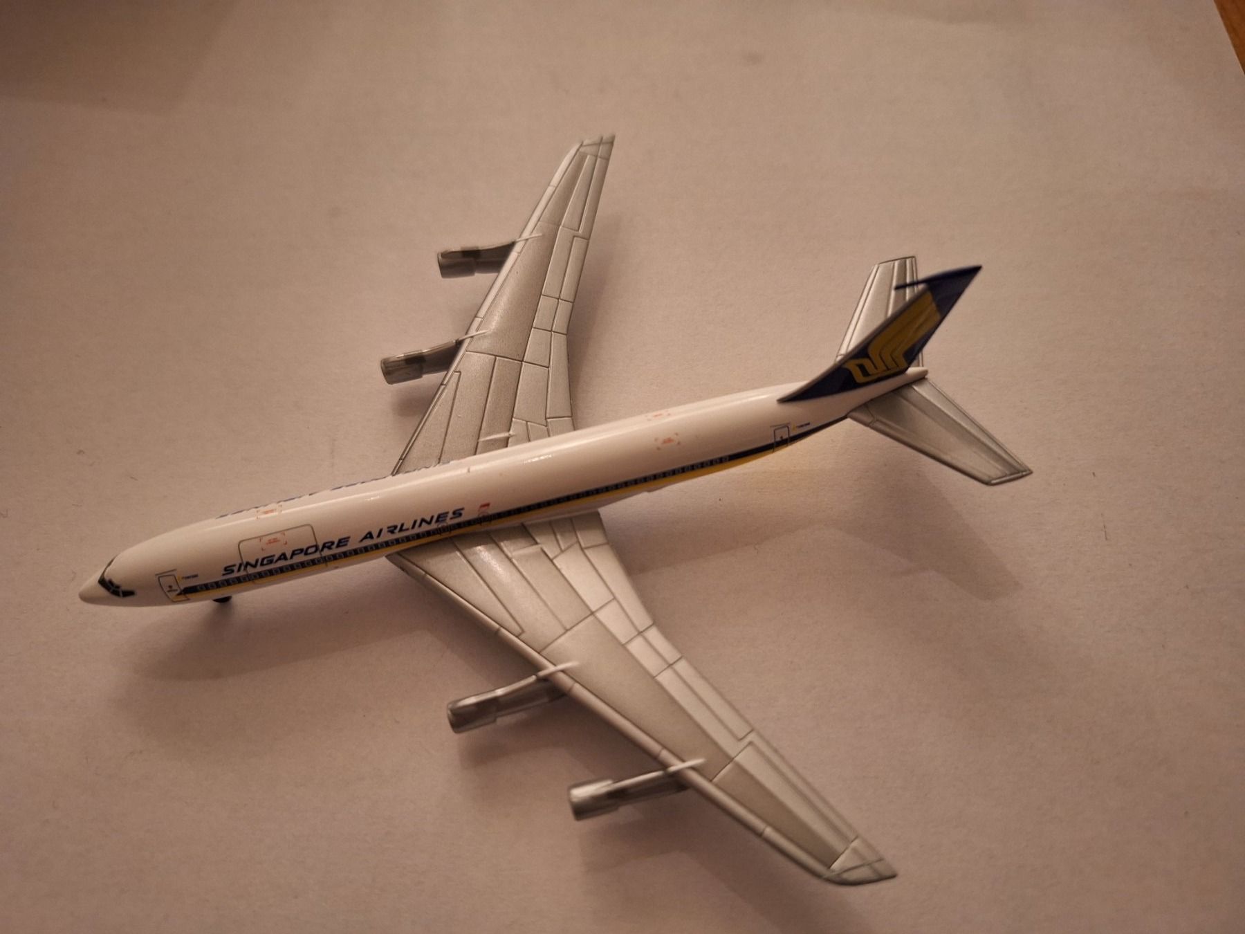 Kit di modellismo & Modellini statici: Singapore airlines  707-320 1:400 – Usato da Sargans venduto da nicsam1815 1