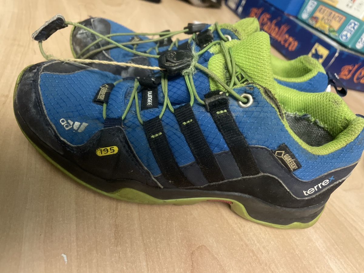Adidas Scarpe per ragazzi: Adidas Terrex Goretex Wanderschuhe Gr.32 – Usato da Obergerlafingen venduto da cabo4