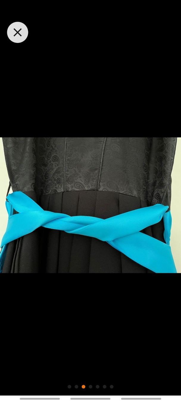 Costumi: Dirndl Country Line Gr. 36 – Usato da Gommiswald venduto da Cyndi5 2